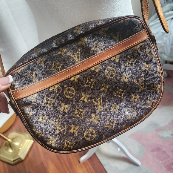 Authentic Louis Vuitton Juene Fille crossbody - Picture 8 of 15